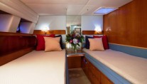 Sailing yacht APACHE -  Twin Cabin